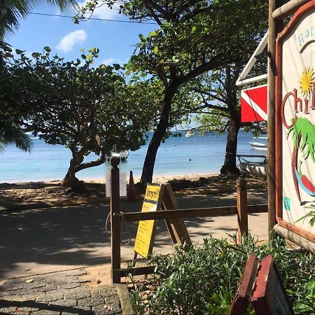 Hotel Chillies And Native Sons Diving เวสต์เอนด์ ภายนอก รูปภาพ
